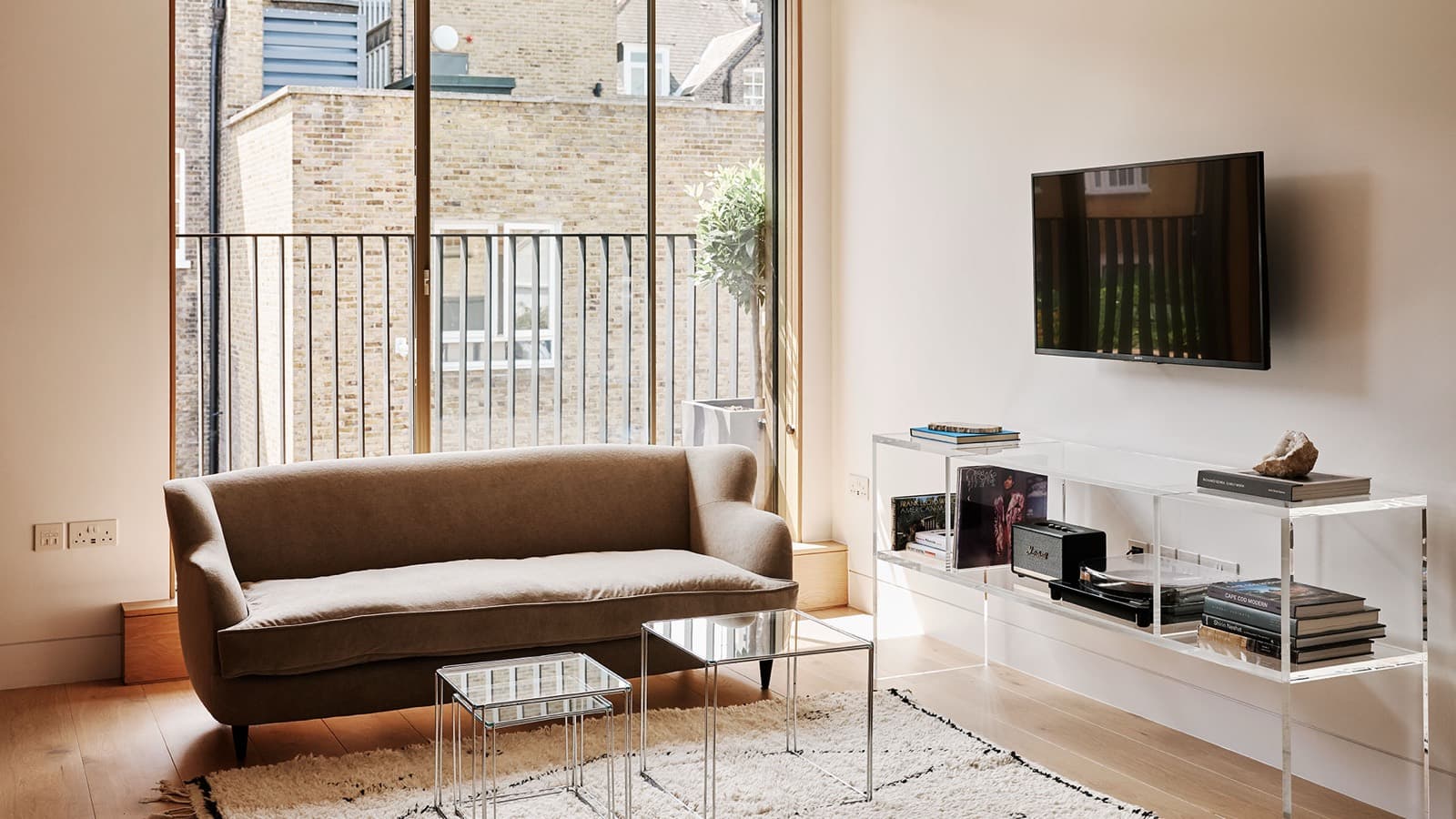 Apartment Six, Weymouth Mews